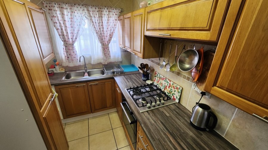 6 Bedroom Property for Sale in Paradise Beach Eastern Cape